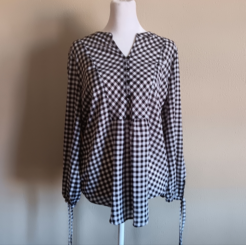 Checkered Black & White Blouse Liz Claiborne Small Lightweight Summer Top Shirt